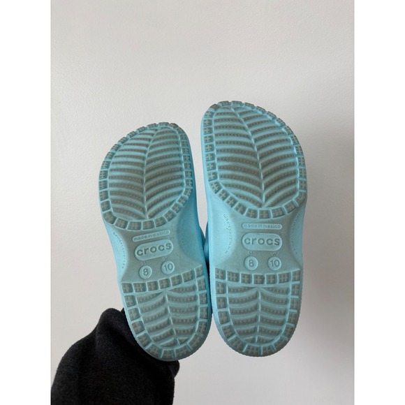 Blue Crocs – Women's 10 / Men's 8 – Great Condition - Picture 4 of 5
